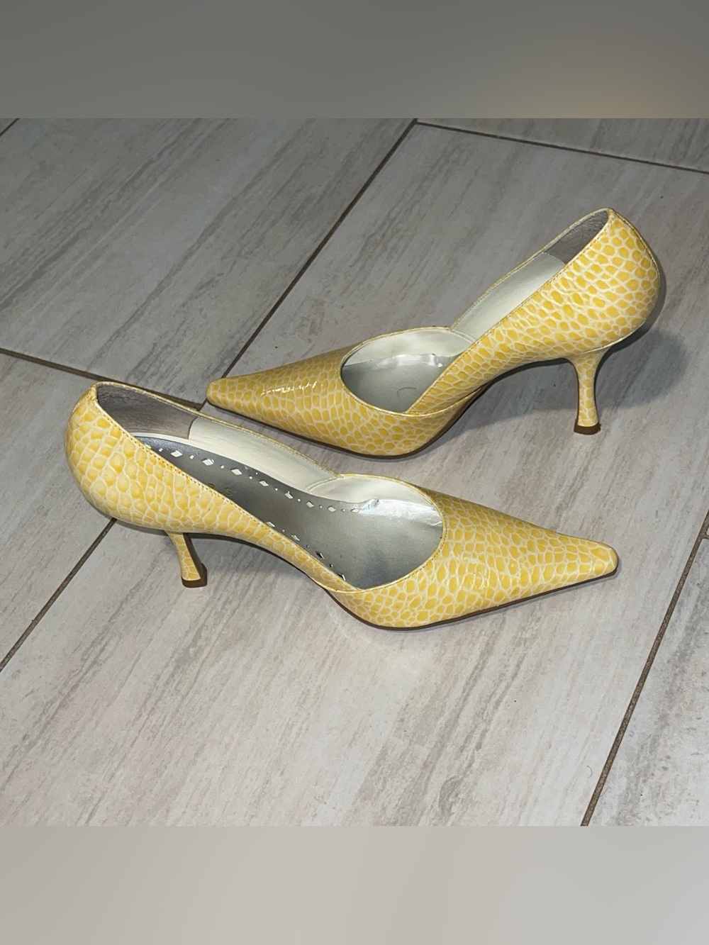 BCBGMaxazria Y2K Yellow Animal Print Croc-Embossed Pointed Toe Pumps